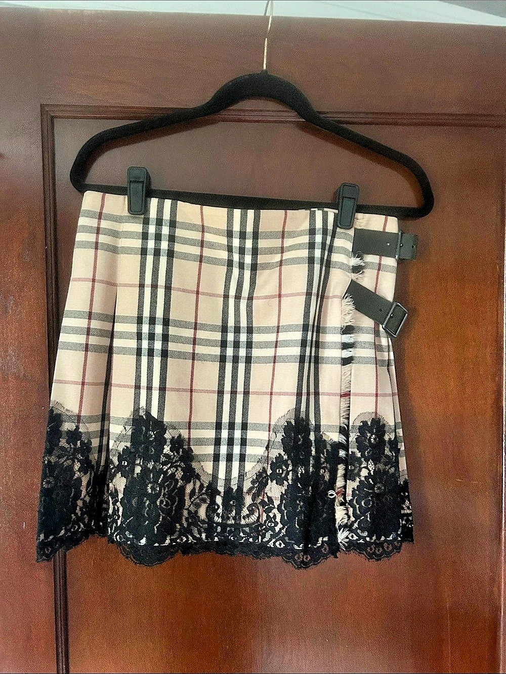 Burberry Plaid Lace Trim Mini Skirt in Beige & Black Size 8